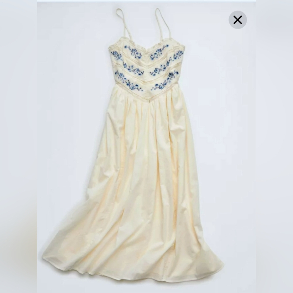 AE Bella Lace Insert Midi Dress - Picture 3 of 12